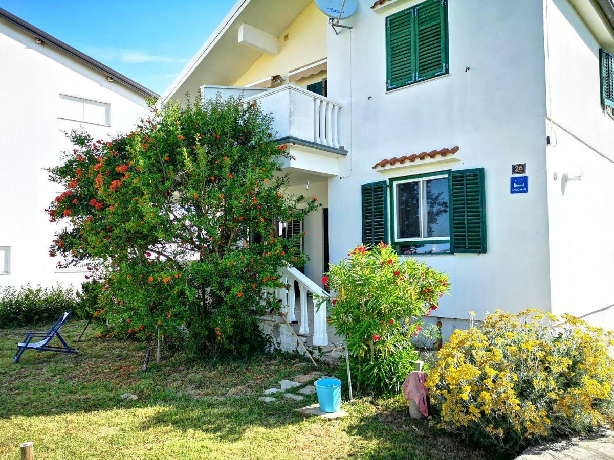 Apartmani Labud Sukosan Exterior photo